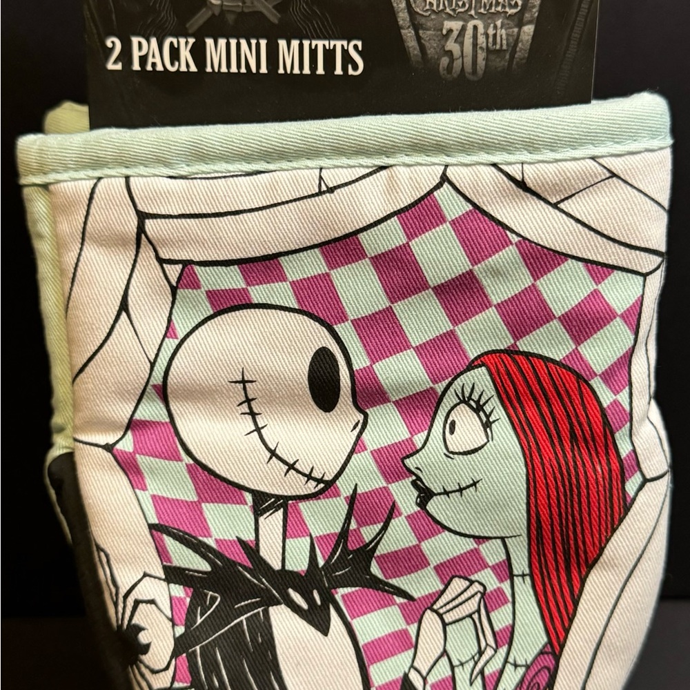 Nightmare Before Christmas Jack And Sally Silicone Mini Mitts 2 Pack